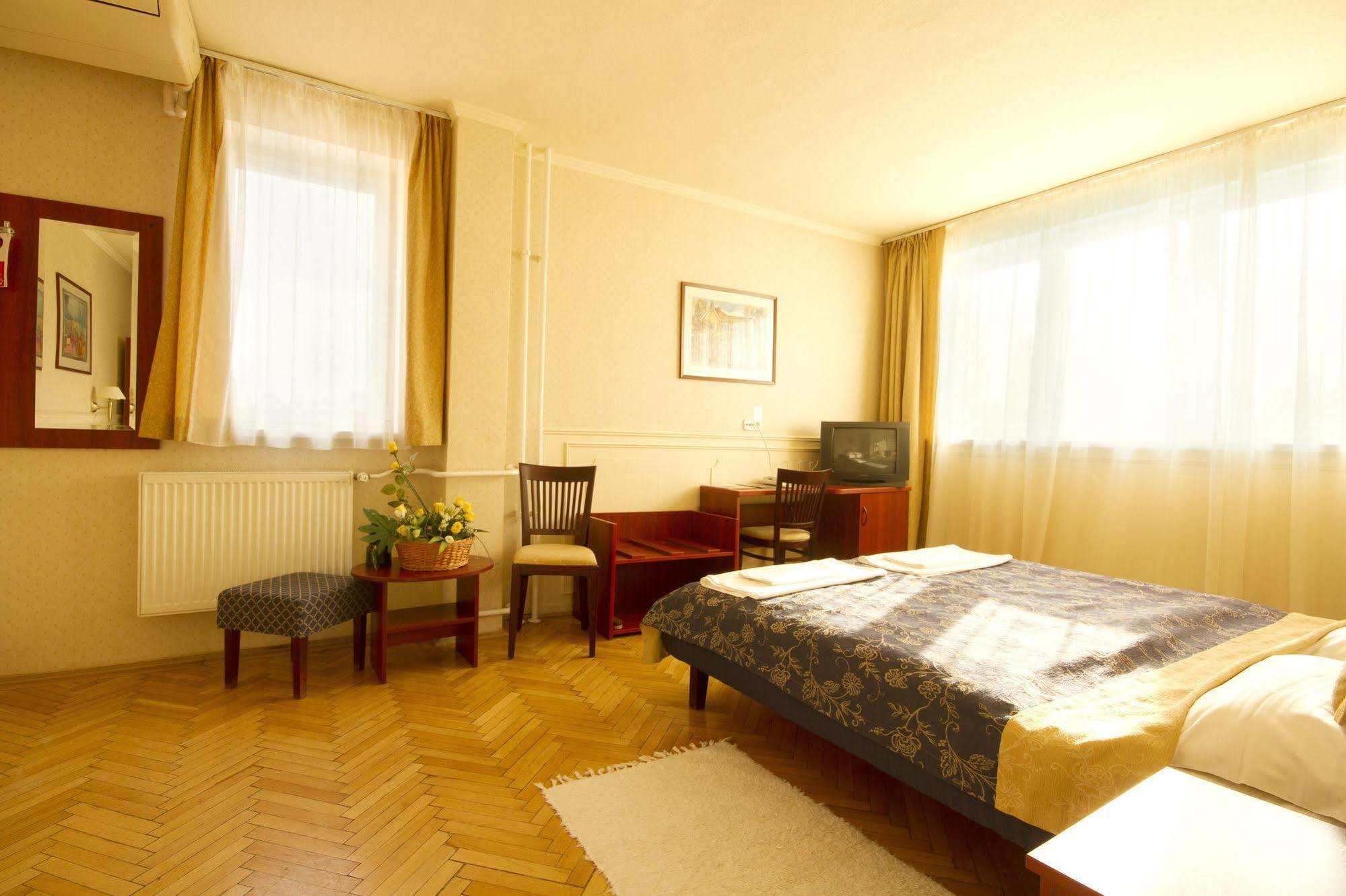 Hotel Alfa Art Budapest Extérieur photo